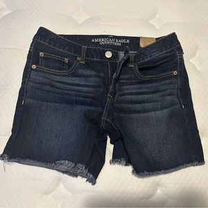 American Eagle Boy MIDI shorts